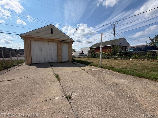6055 Kendal Street, Dearborn, MI 48126