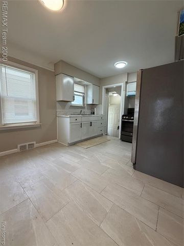 6055 Kendal Street, Dearborn, MI 48126