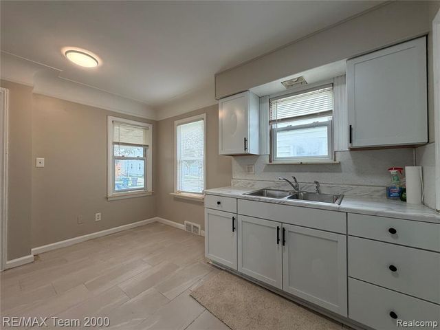 6055 Kendal Street, Dearborn, MI 48126