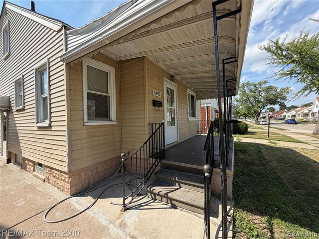 6055 Kendal Street, Dearborn, MI 48126