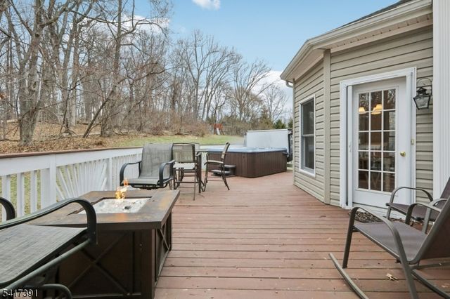 64 Fords Rd, Randolph Twp., NJ 07869