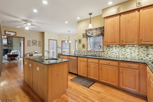 64 Fords Rd, Randolph Twp., NJ 07869