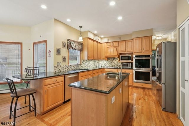 64 Fords Rd, Randolph Twp., NJ 07869