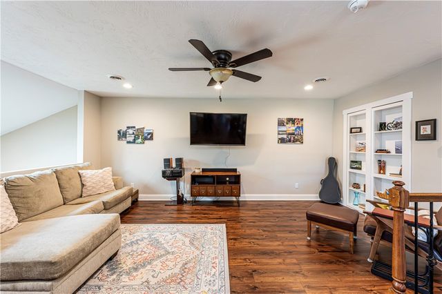 1207 Bellfield Ct, Salem Twp, PA 15601