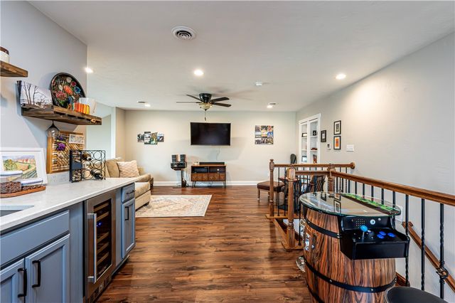 1207 Bellfield Ct, Salem Twp, PA 15601