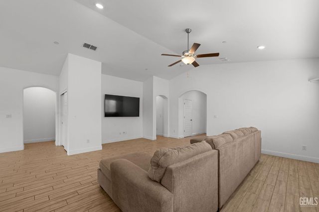 3415 Falling Brook Lane, Shafter, CA 93263
