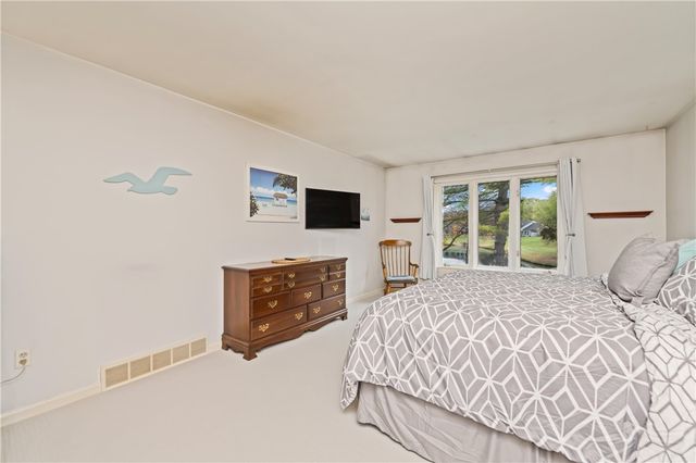 31 Hill Creek Road, Penfield, NY 14625