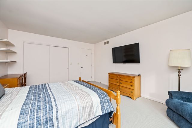 31 Hill Creek Road, Penfield, NY 14625