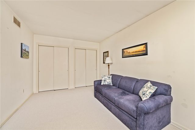 31 Hill Creek Road, Penfield, NY 14625