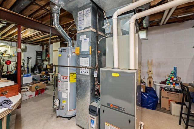 31 Hill Creek Road, Penfield, NY 14625