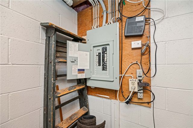 31 Hill Creek Road, Penfield, NY 14625