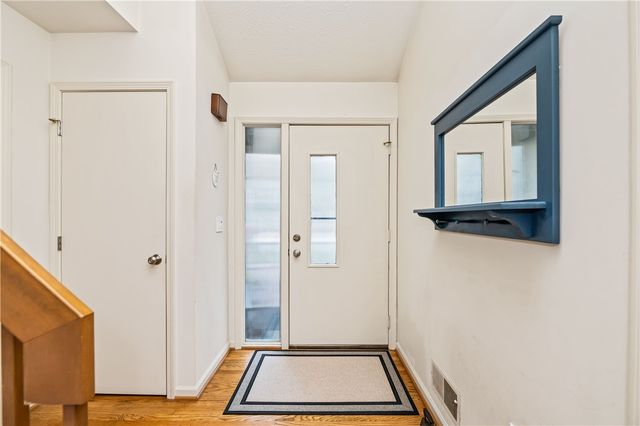 31 Hill Creek Road, Penfield, NY 14625