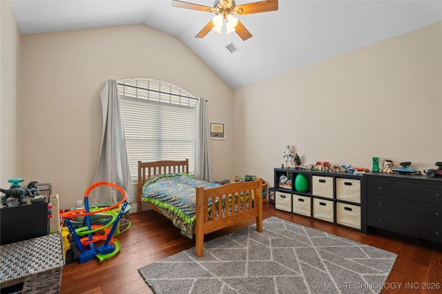 4932 Fairview Road, Bartlesville, OK 74006