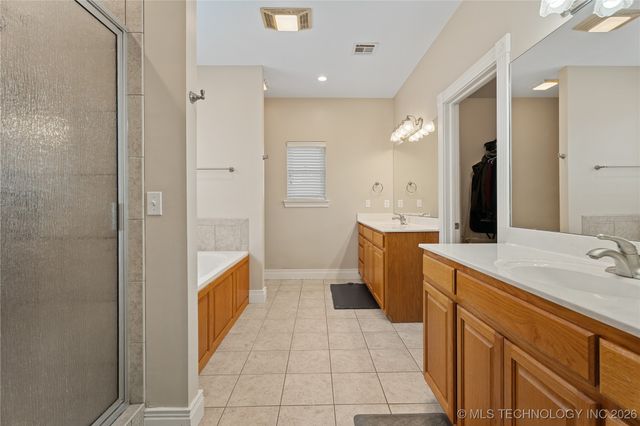 4932 Fairview Road, Bartlesville, OK 74006