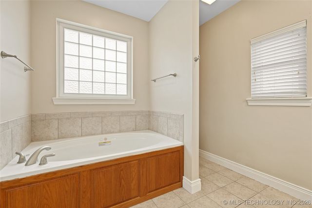 4932 Fairview Road, Bartlesville, OK 74006