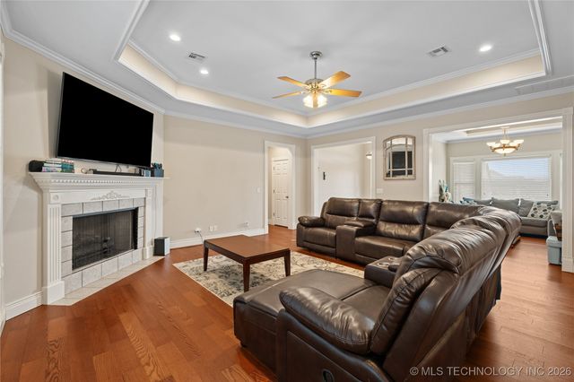 4932 Fairview Road, Bartlesville, OK 74006