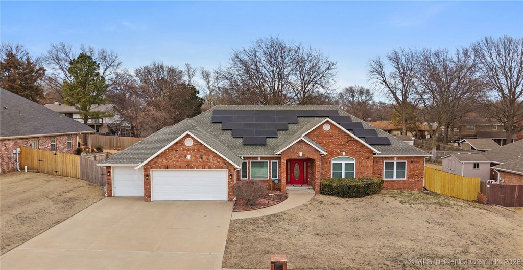 4932 Fairview Road, Bartlesville, OK 74006