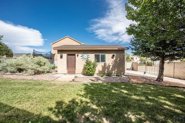 5078 Hummingbird Ct, Pueblo, CO 81008