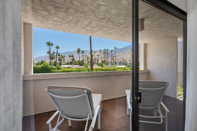 2696 S Sierra Madre F11, Palm Springs, CA 92264
