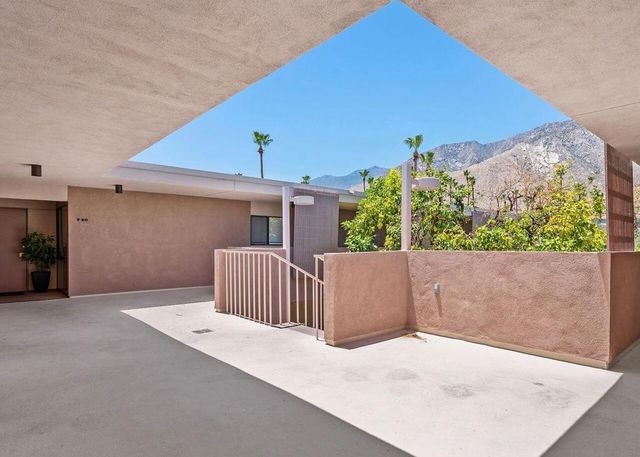 2696 S Sierra Madre F11, Palm Springs, CA 92264