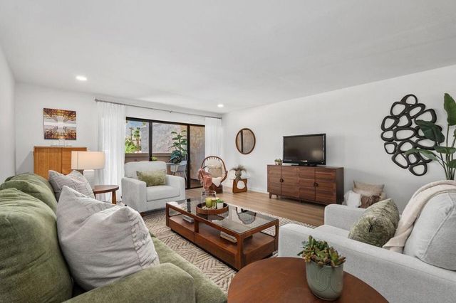 2696 S Sierra Madre F11, Palm Springs, CA 92264