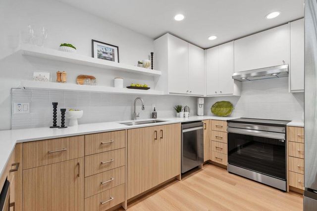 2696 S Sierra Madre F11, Palm Springs, CA 92264