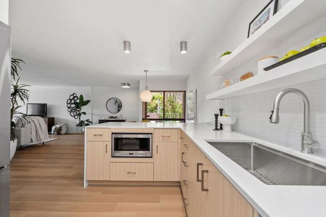 2696 S Sierra Madre F11, Palm Springs, CA 92264