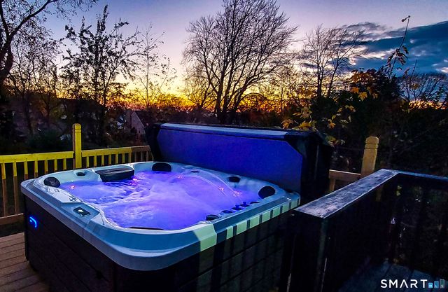 145 Fort Hale Road, New Haven, CT 06512