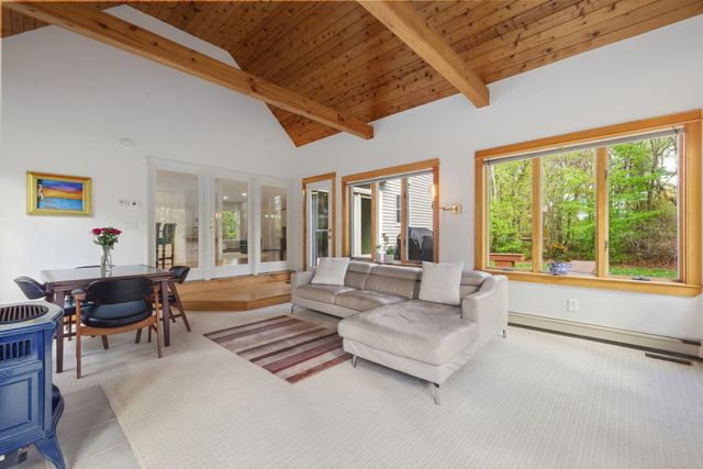 22 New Road, North Hampton, NH 03862