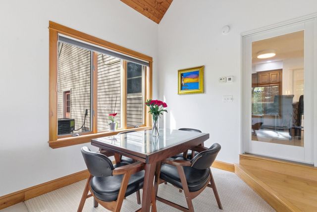 22 New Road, North Hampton, NH 03862