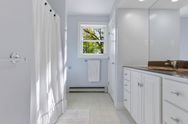 22 New Road, North Hampton, NH 03862