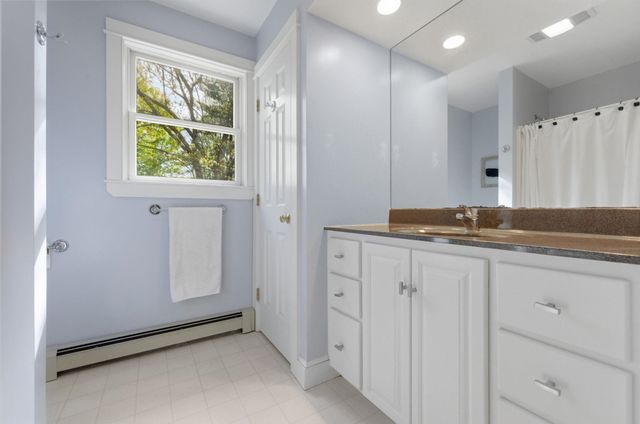 22 New Road, North Hampton, NH 03862