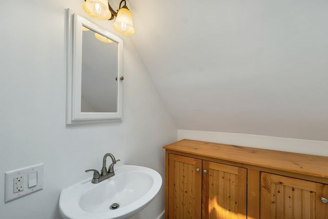 28 Cold Spring Road, Thornton, NH 03825