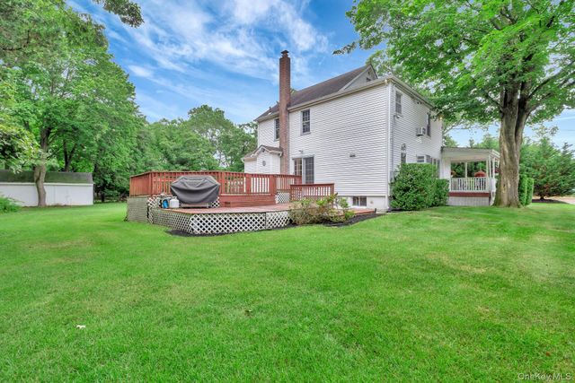 1 Garfield Court, Nesconset, NY 11767