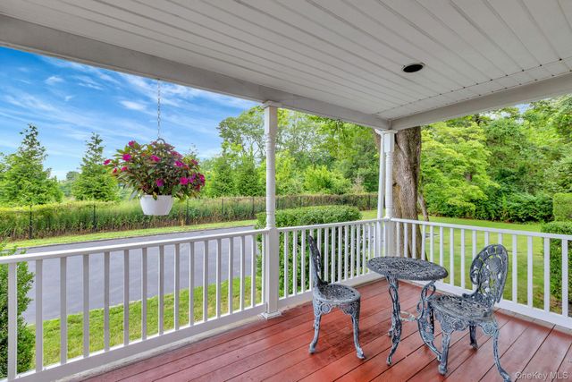 1 Garfield Court, Nesconset, NY 11767