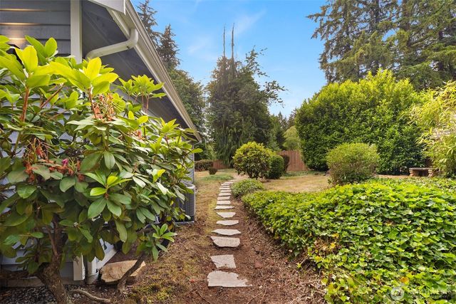 18913 136th Avenue NE, Woodinville, WA 98072