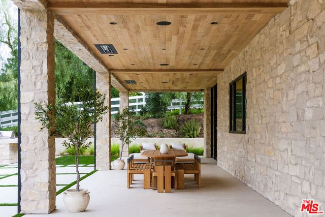 5831 Fitzpatrick Road, Hidden Hills, CA 91302