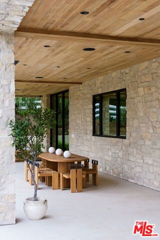 5831 Fitzpatrick Road, Hidden Hills, CA 91302