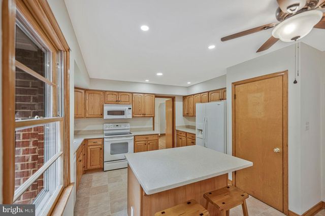 7185 HAWTHORNE RD, La Plata, MD 20646