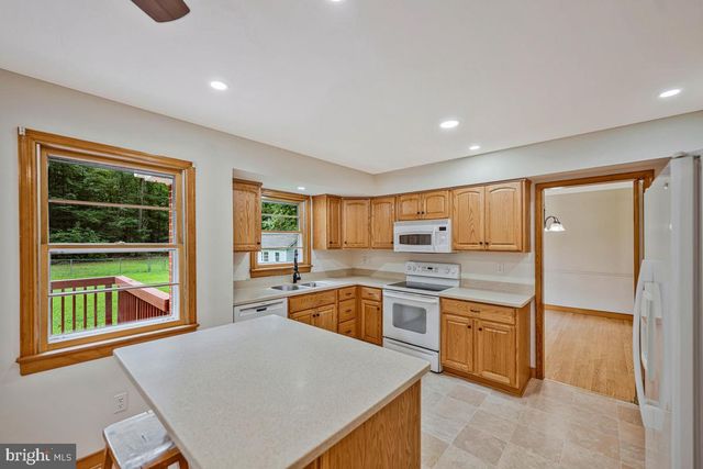 7185 HAWTHORNE RD, La Plata, MD 20646