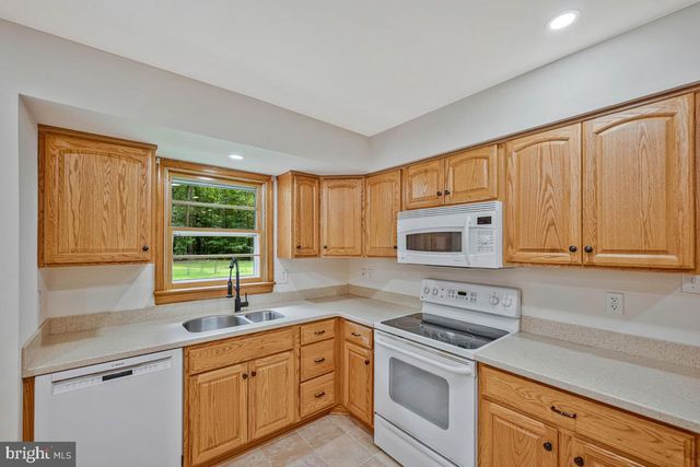 7185 HAWTHORNE RD, La Plata, MD 20646