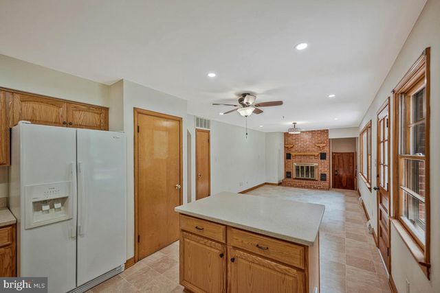 7185 HAWTHORNE RD, La Plata, MD 20646