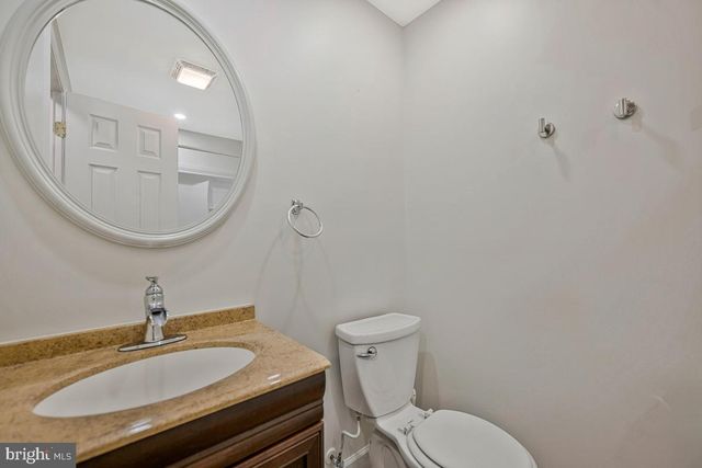 7185 HAWTHORNE RD, La Plata, MD 20646