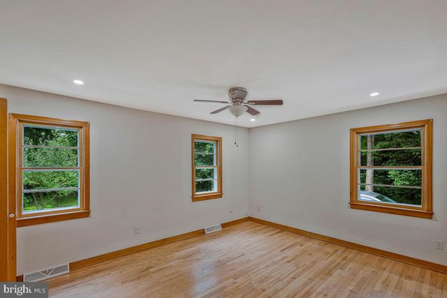 7185 HAWTHORNE RD, La Plata, MD 20646