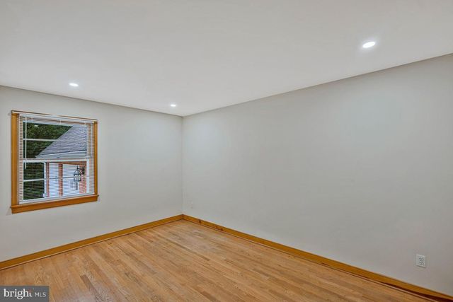 7185 HAWTHORNE RD, La Plata, MD 20646