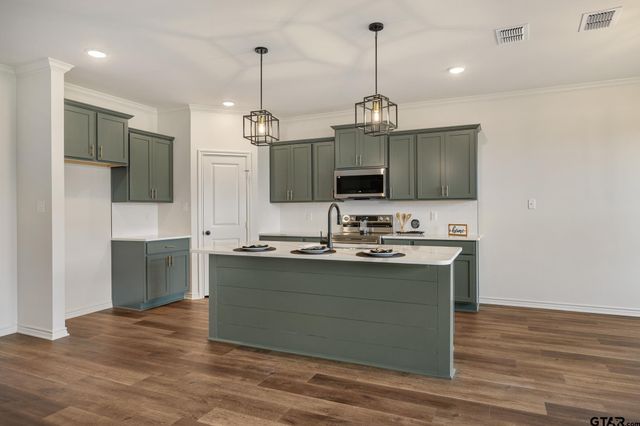 304 Driftwood Way, Whitehouse, TX 75791