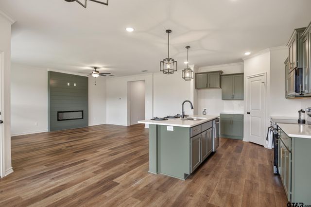 304 Driftwood Way, Whitehouse, TX 75791