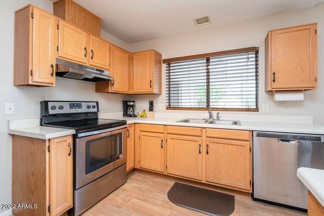 8826 W Diana Avenue, Peoria, AZ 85345