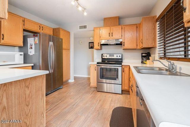 8826 W Diana Avenue, Peoria, AZ 85345