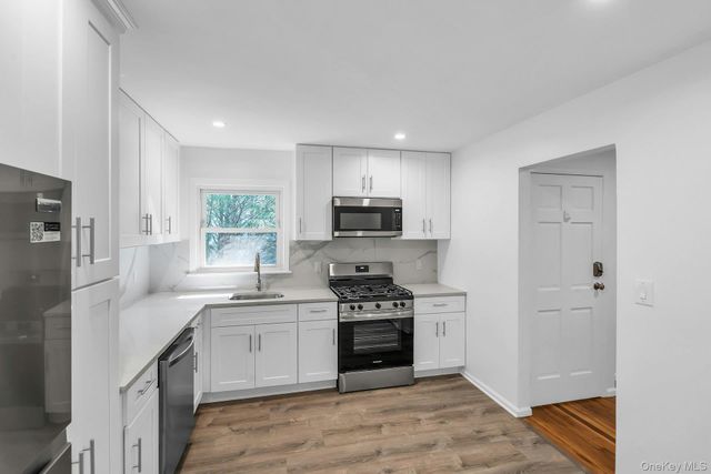 7 Anchorage Road 2, Port Washington, NY 11050